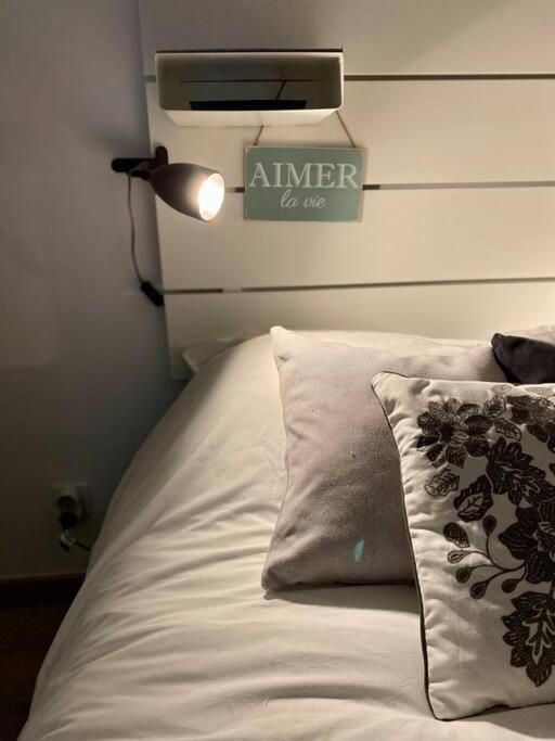 Bed In The City - Appart'Hotel - Historical Center Bayeux Bagian luar foto